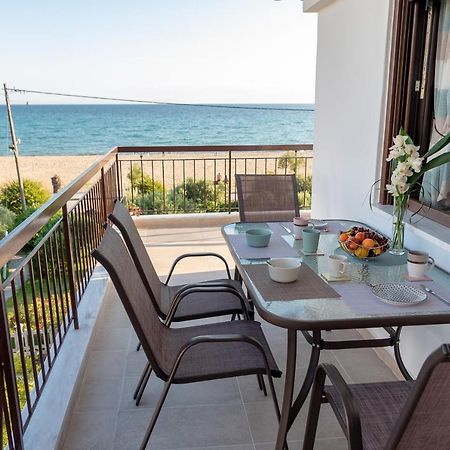 Dimi Seafront Apartment By Rentals Pro Services - Nea Moudania Extérieur photo
