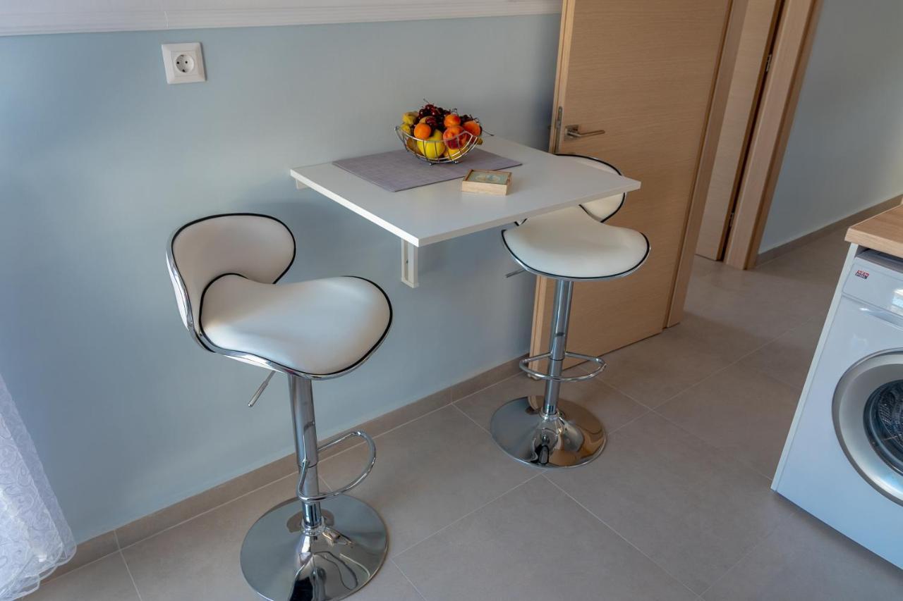 Dimi Seafront Apartment By Rentals Pro Services - Nea Moudania Extérieur photo